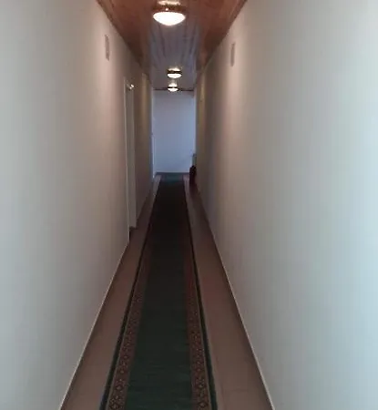 Magyar Csarda Es Vendeghaz 住宿加早餐酒店 *