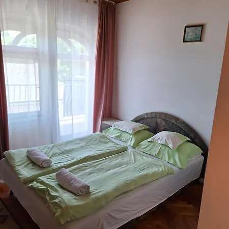 Magyar Csarda Es Vendeghaz 住宿加早餐酒店 *
